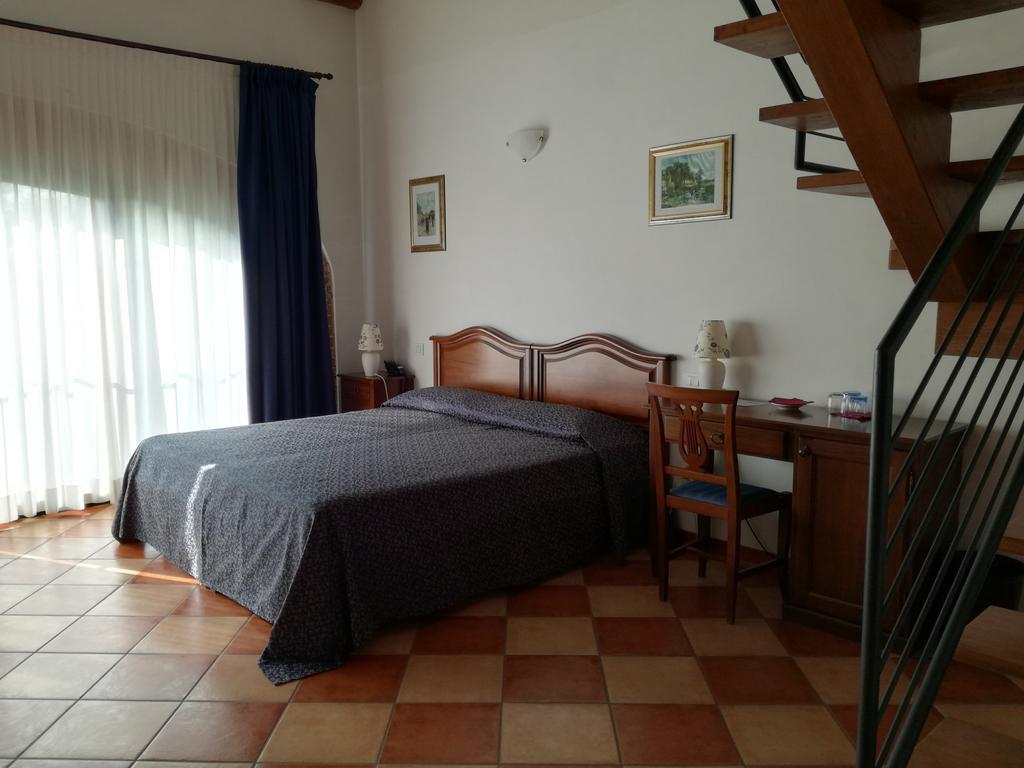 罗坎达德尔阿泽特酒店 San Salvatore Monferrato 外观 照片