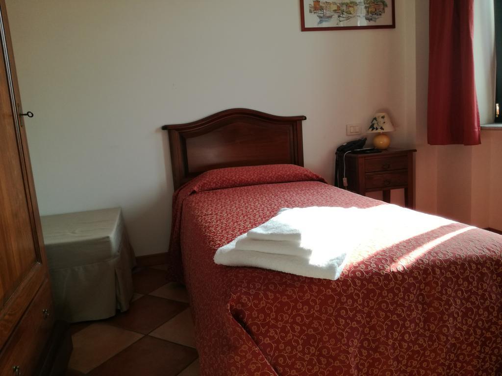 罗坎达德尔阿泽特酒店 San Salvatore Monferrato 外观 照片