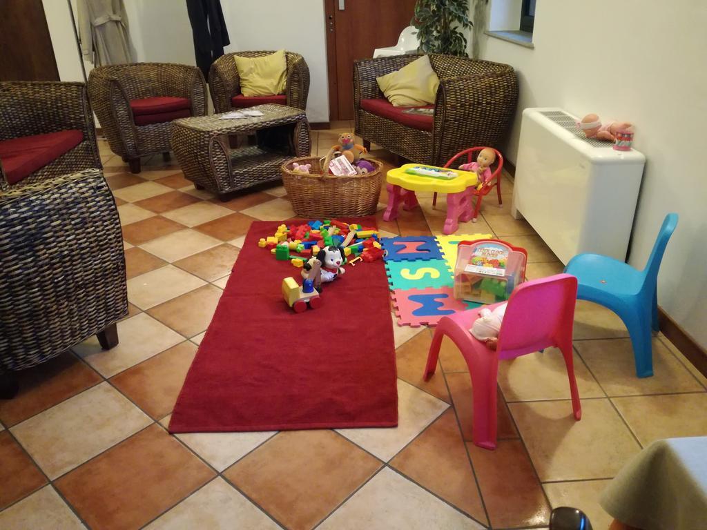 罗坎达德尔阿泽特酒店 San Salvatore Monferrato 外观 照片