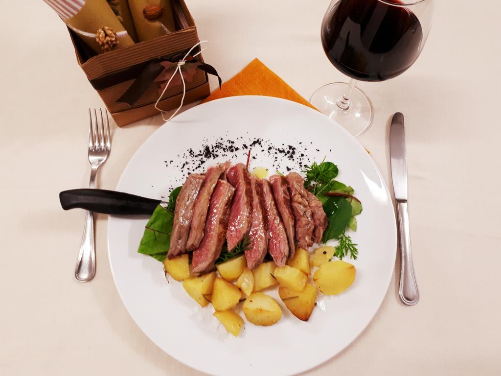 罗坎达德尔阿泽特酒店 San Salvatore Monferrato 外观 照片