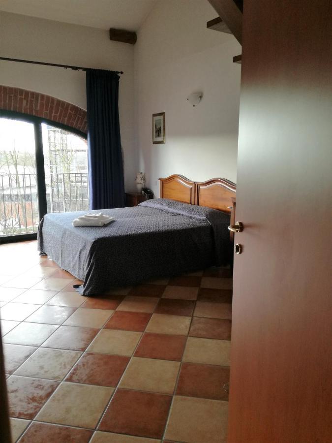 罗坎达德尔阿泽特酒店 San Salvatore Monferrato 外观 照片